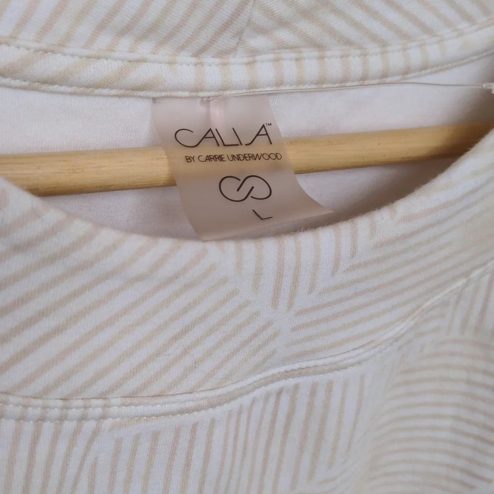 ⭐ Calla Pullover - Picture 4 of 9